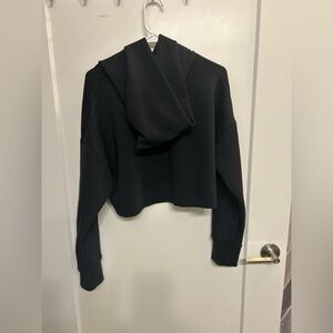 Like New Jolyn x Tiarah Black Cropped Sweatshirt
